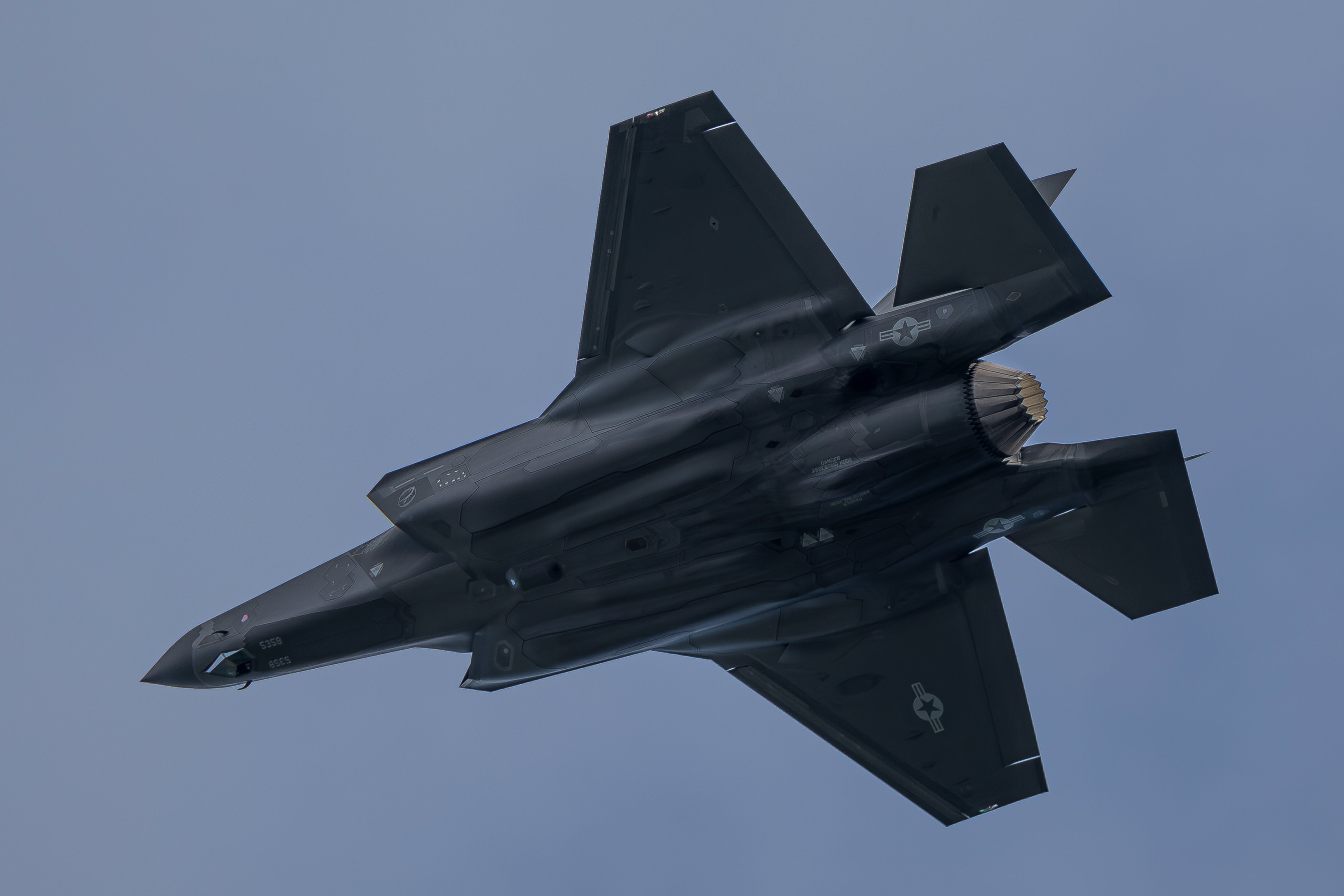 更多美国空军F-35A飞临罗斯福路海军基地 