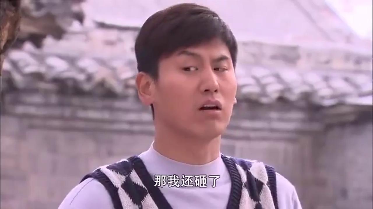 二叔：邻居嘲男人家穷，不料二婶霸气带回18寸大电视，邻居酸了