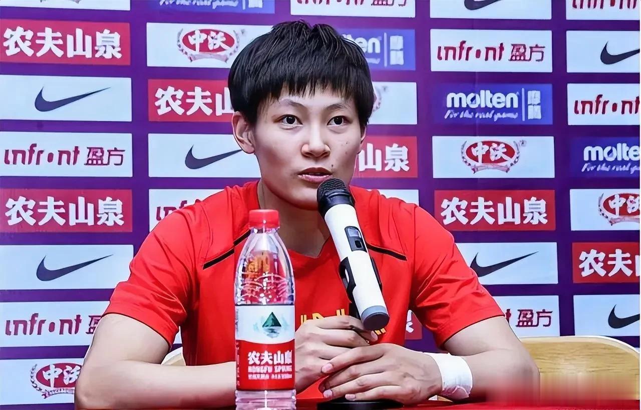 中国女篮薪资最高的五朵金花，李梦高薪高能500万高居榜首，杨力维高薪低能300万