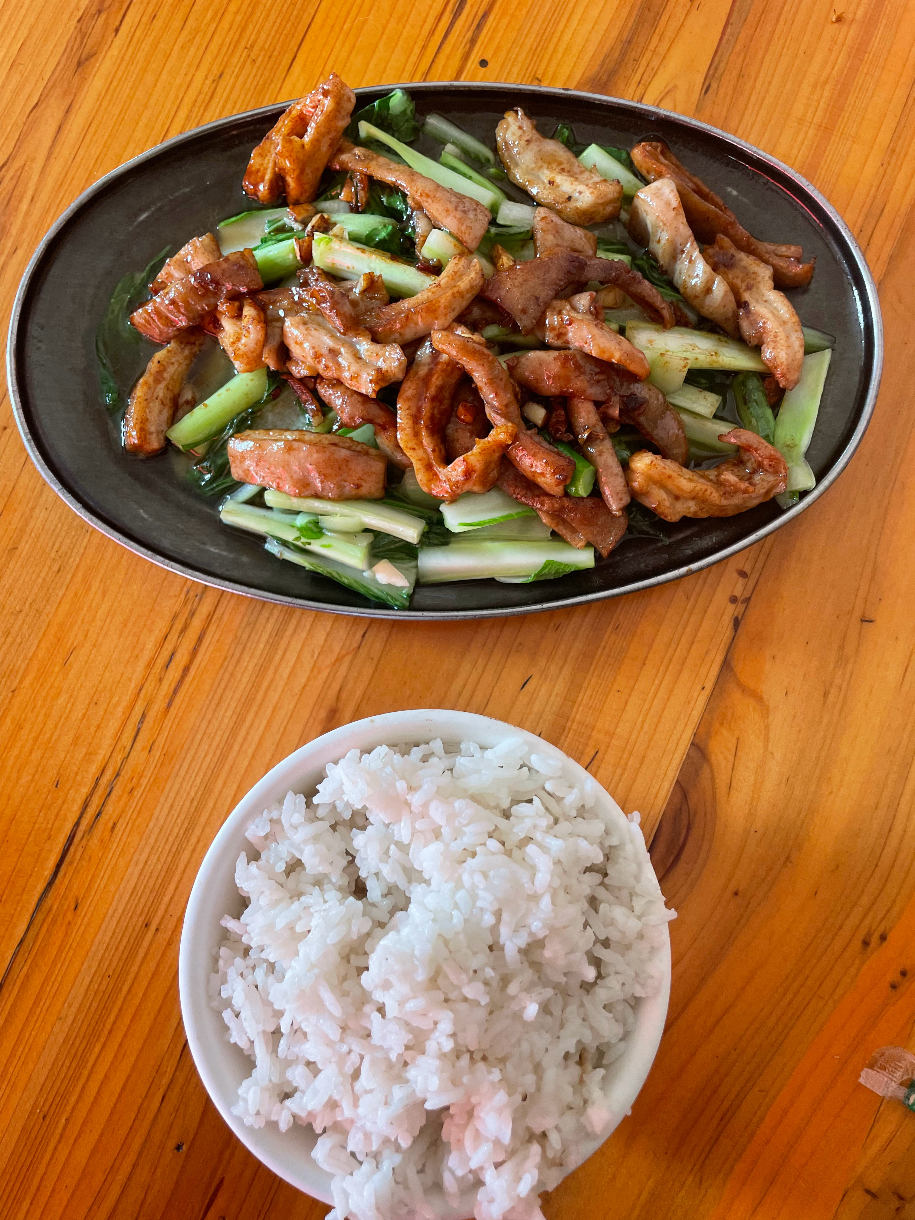 玉林灵山美食炒大肠头玉林美食寻味玉林玉林市容县灵山镇美食炒大肠头，一个快餐饭15