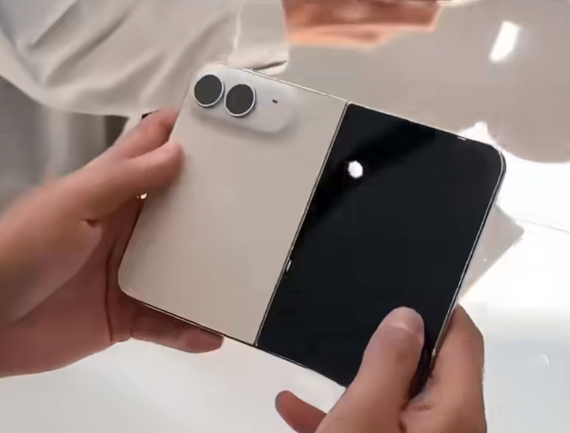 iPhoneDuo也是半斤机新机热度直接拉满，几十万人蹲点预约，黄牛把现货价格炒