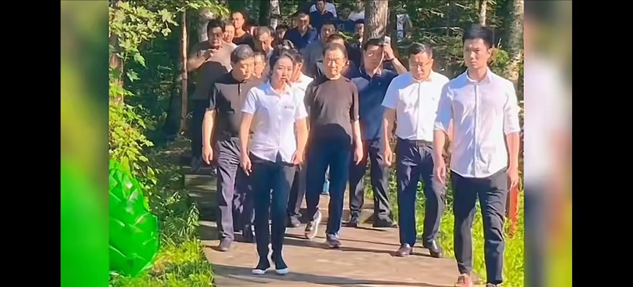 老人是宝，没事和老人聊聊天，回忆过去，生活就是这样，有时就是放松一下！