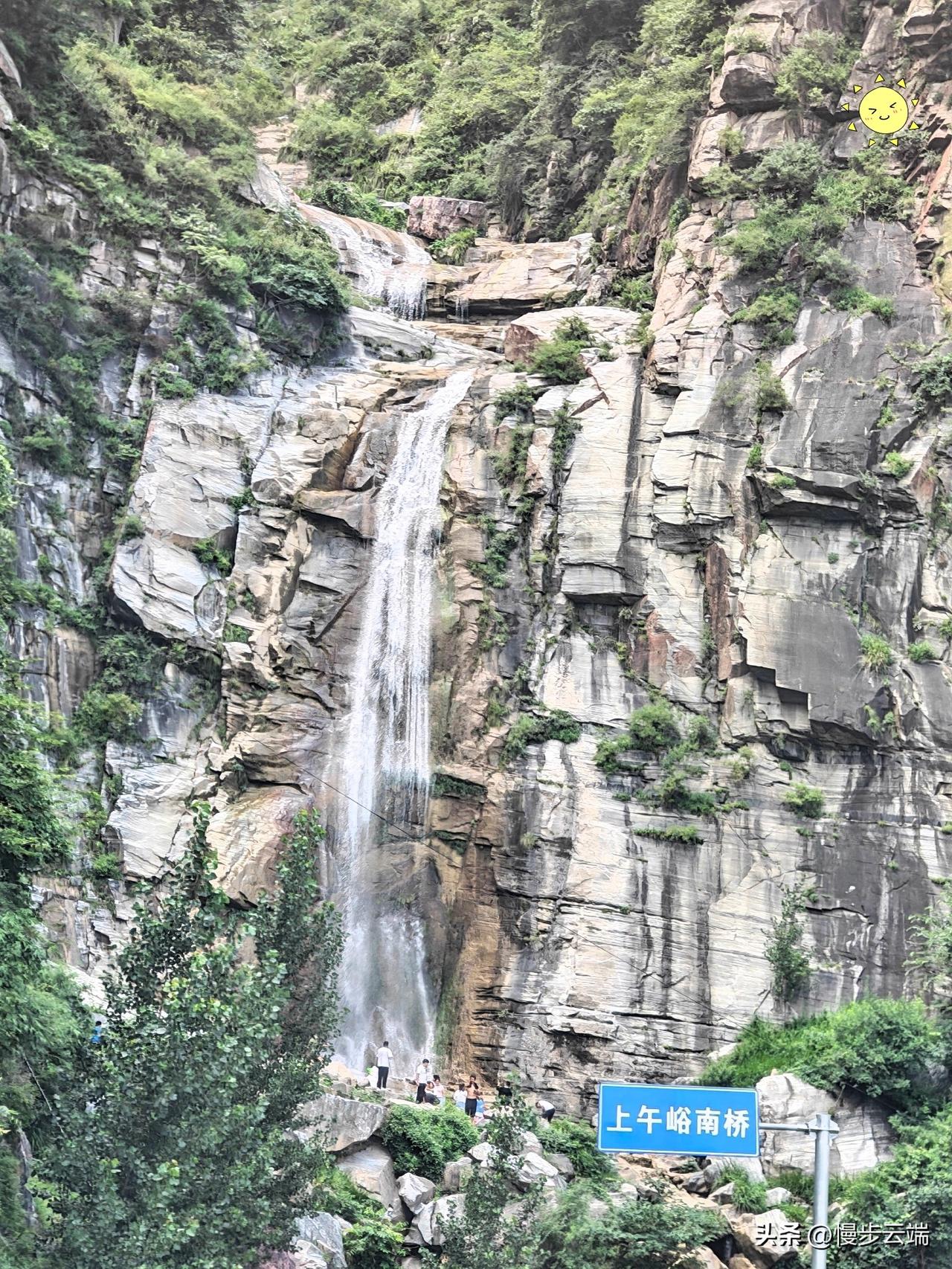 藏在太行山谷的山野飞瀑
 
导航至上午峪南桥，便能邂逅南太行原生态的三叠瀑奇观。