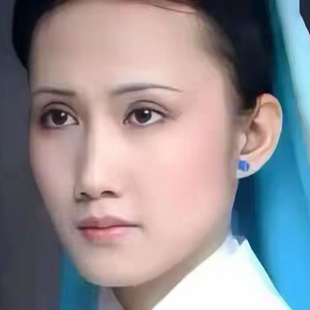 妙玉被强盗掳走后，真的活着吗？
 
栊翠庵的月光被刀光劈开的那晚，妙玉的命运就像