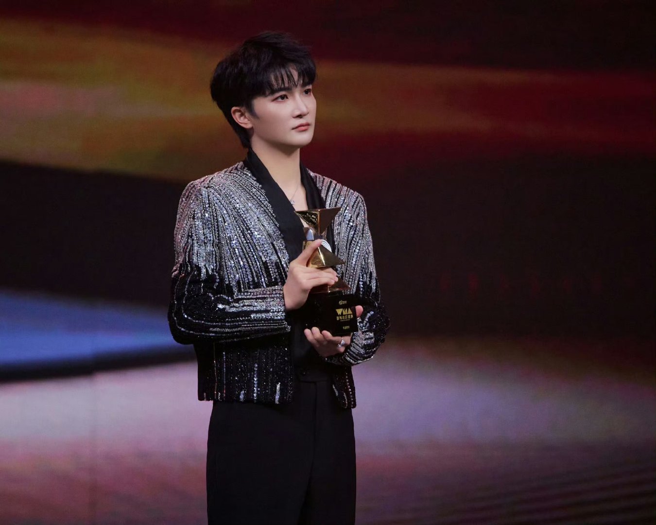 免签探路官直达周深演唱会 太原歌迷之城名不虚传！免签探路官被全场大合唱整破防，说