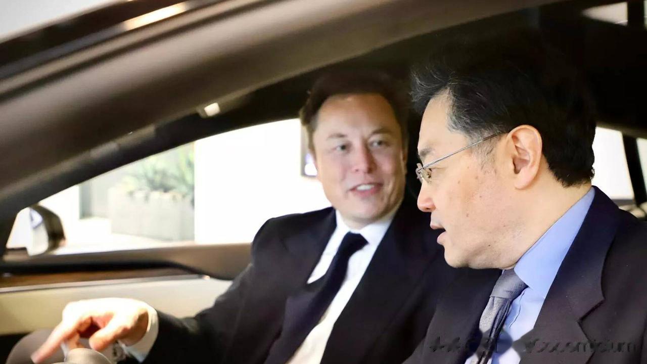 马斯克访华会见秦刚
特斯拉首席执行官马斯克（Elon Musk）昨日抵达北京，获