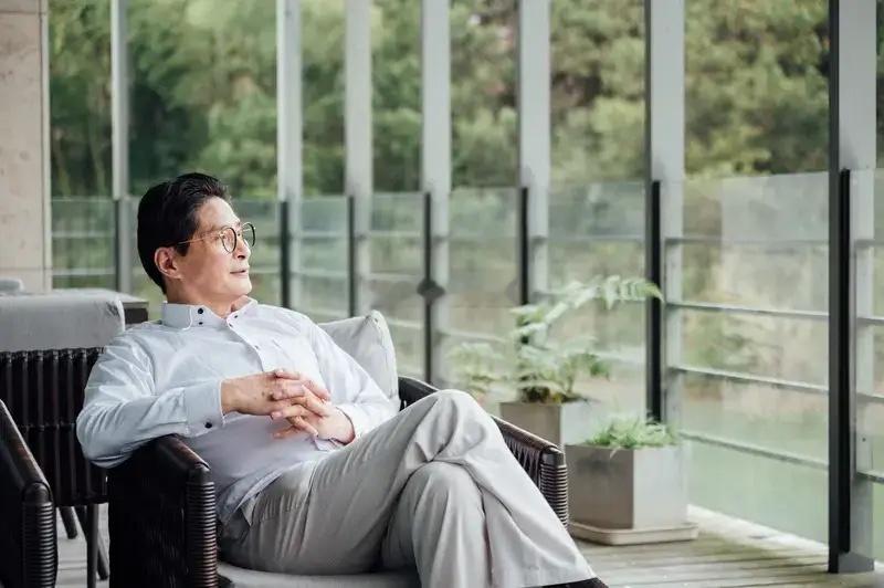 中年人的生活状态，你符合几条？1983年出生，如今42岁1.不发朋友圈2.愈发享