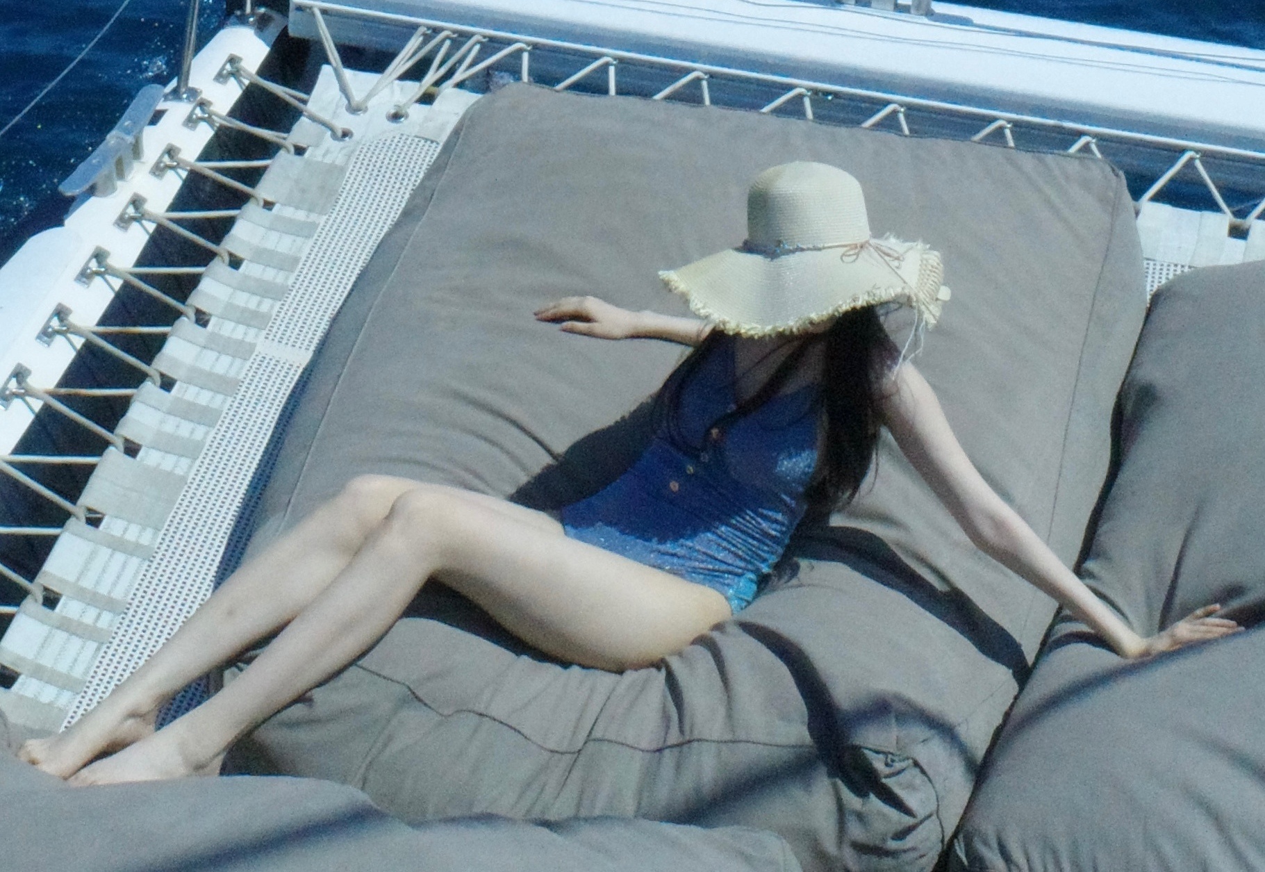 刘令姿，夏日泳装清凉美拍 ​​​
