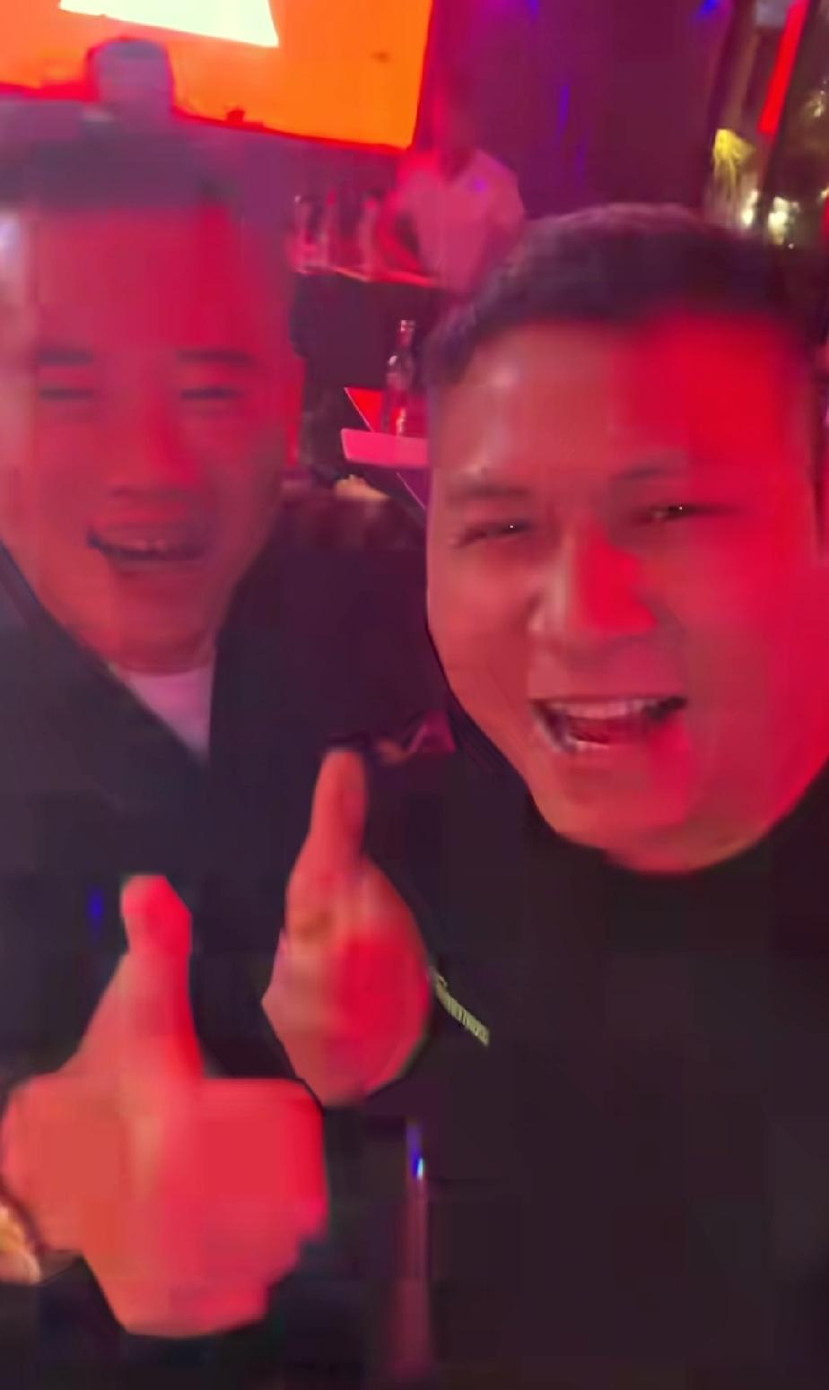 军哥军嫂千里奔赴大理，为海哥团队增添欢乐
 
军哥与军嫂从吉安启程，跨越两千公里