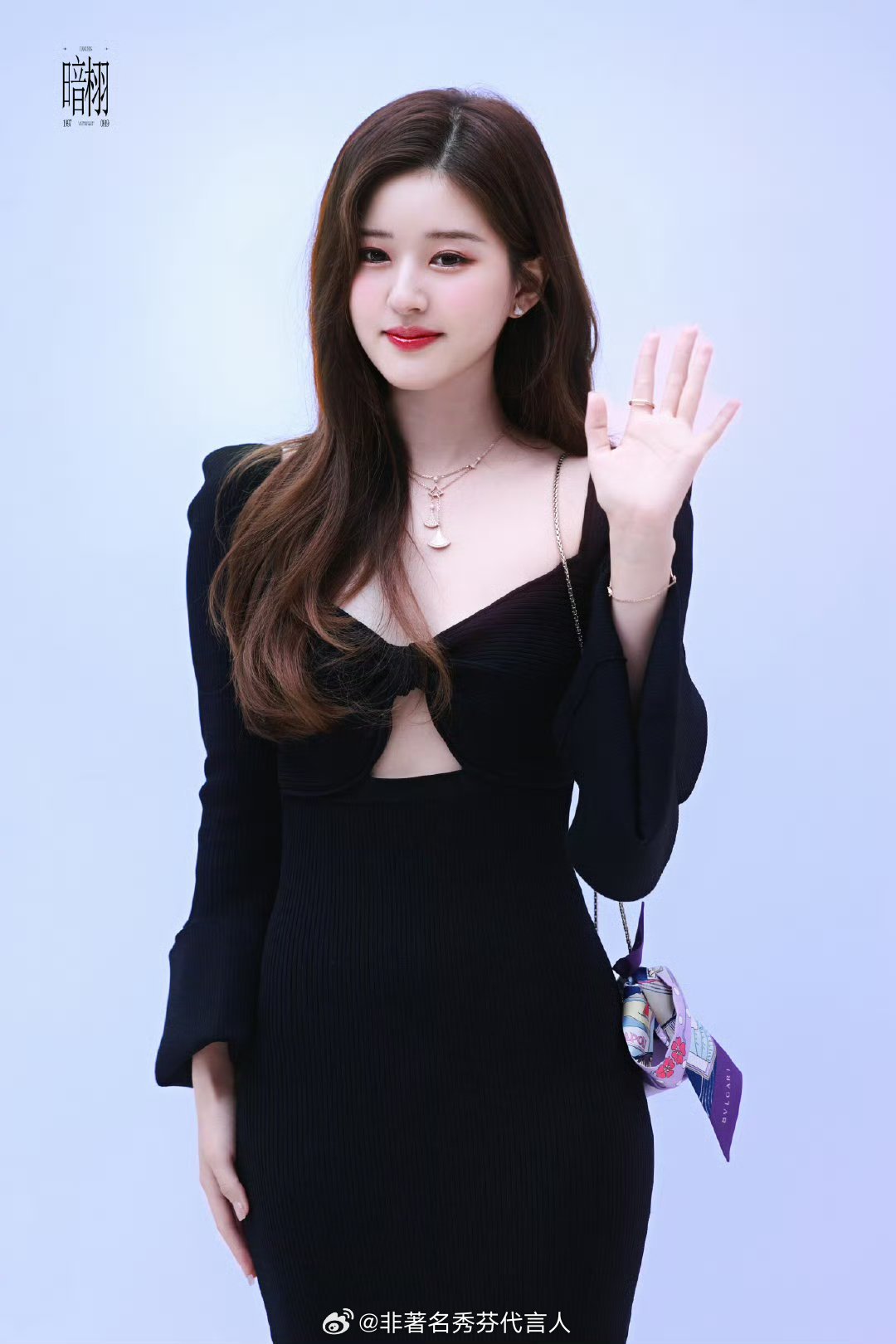 田栩宁站姐发了栩我耀眼许我耀眼是真的美呀。任谁看了都会惊艳的美貌。 