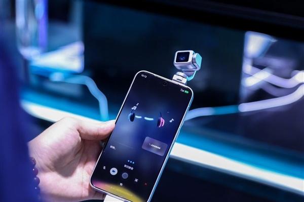 荣耀官宣Robot Phone官宣发布！
刚刚，荣耀官宣荣耀Robot Phon