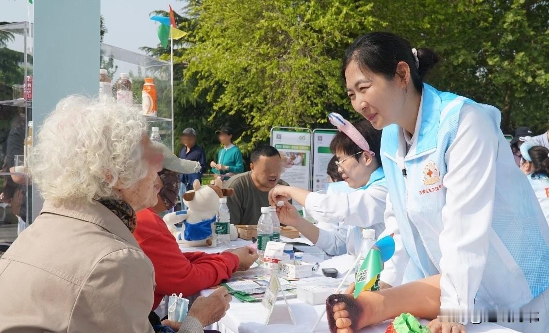 【2026春季健康大集开集 石市二院多学科专家团零距离护健康】4月18日，由石家