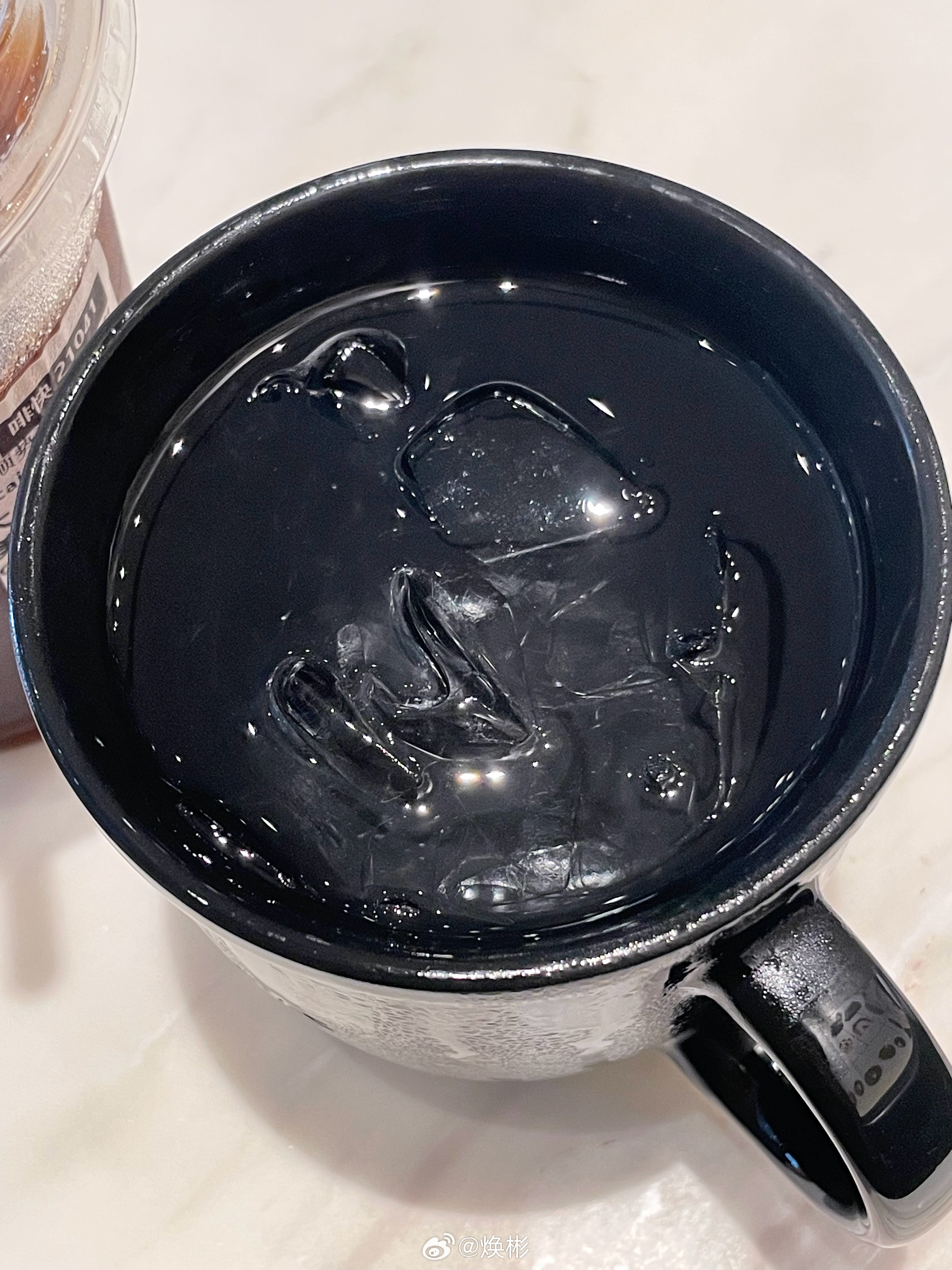 今天下午一觉睡醒冲了个凉就跑来星巴克是个无比英明正确的决定，在星巴克度过了非常清