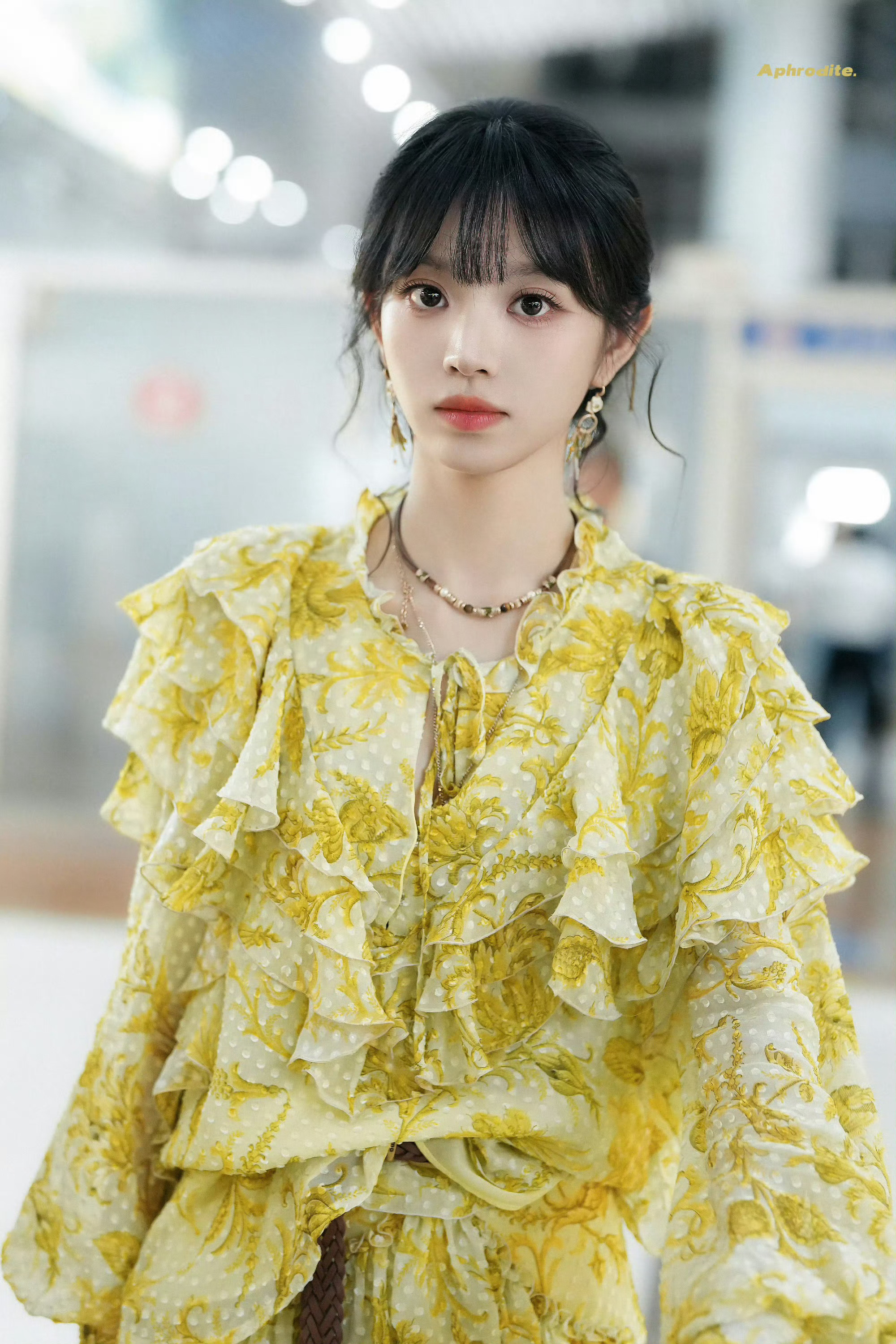 田曦薇新综艺碎花裙剧照忙忙碌碌寻宝藏田曦薇是天生碎花裙体质吧，甜妹感和贵气感居然