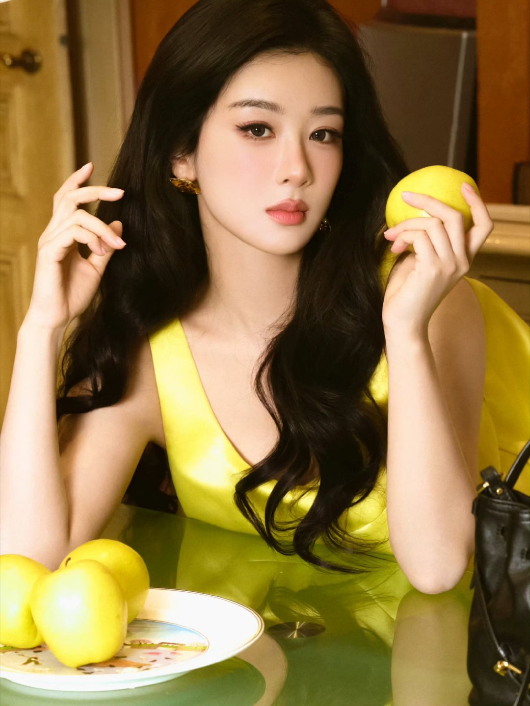 杨紫杨紫玉兰花开君再来   杨紫董竹君 让爱和生活都简单一点，自然会收获踏实的幸