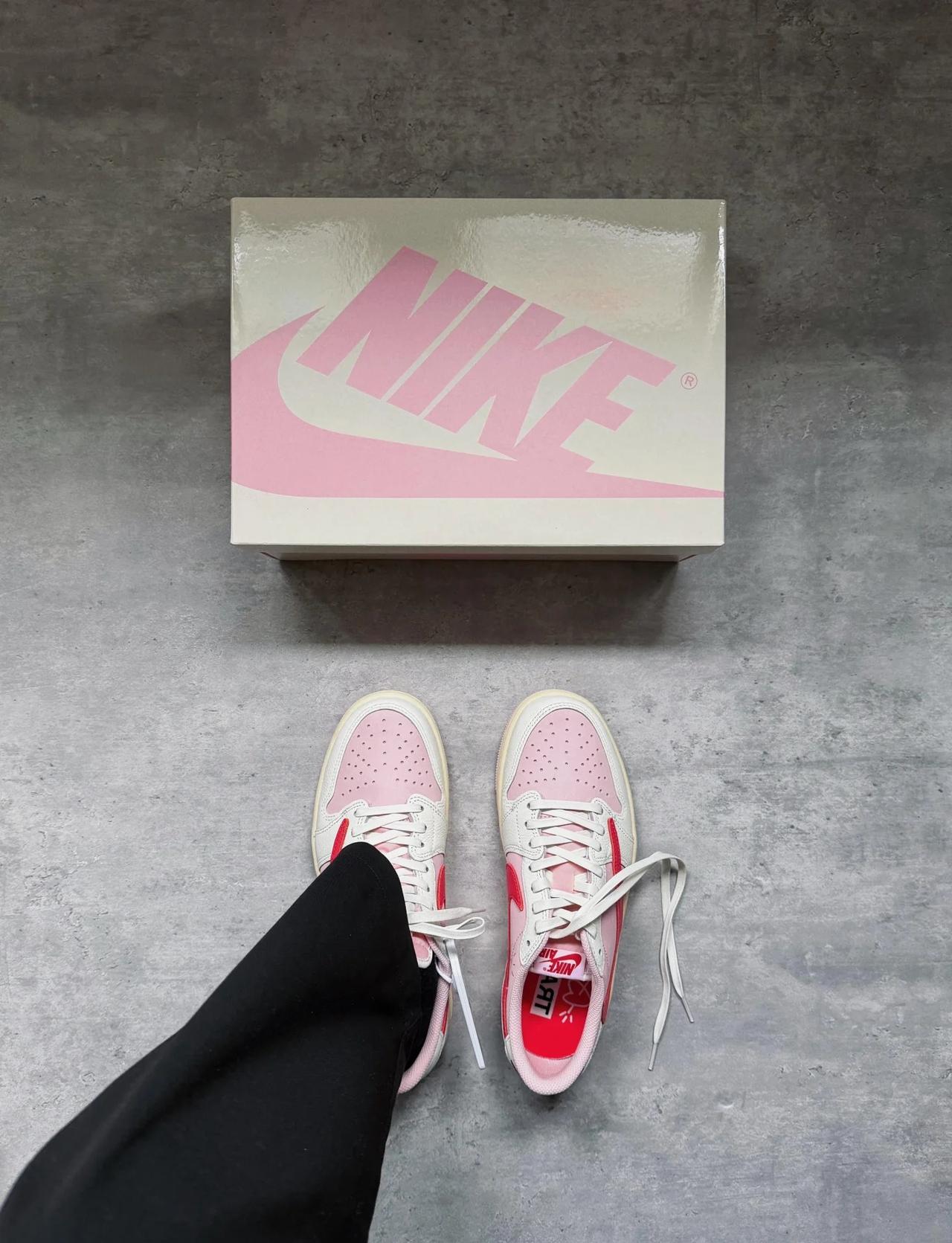 是谁的粉色鞋盒📦？？？
Travis Scott✖️Air Jordan 1 