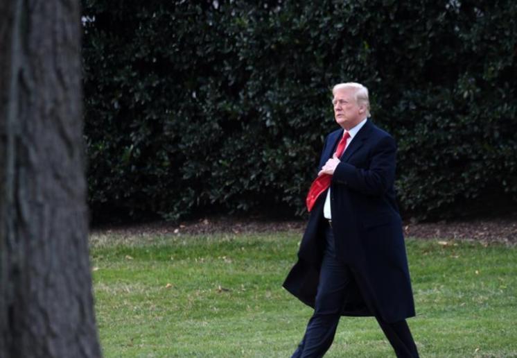 特朗普逼盟友围猎中国稀土：180天内必须对动手，不帮忙就加税

特朗普又在国际上