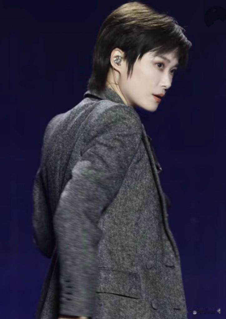 李宇春，称得上“百变魔女”吗？