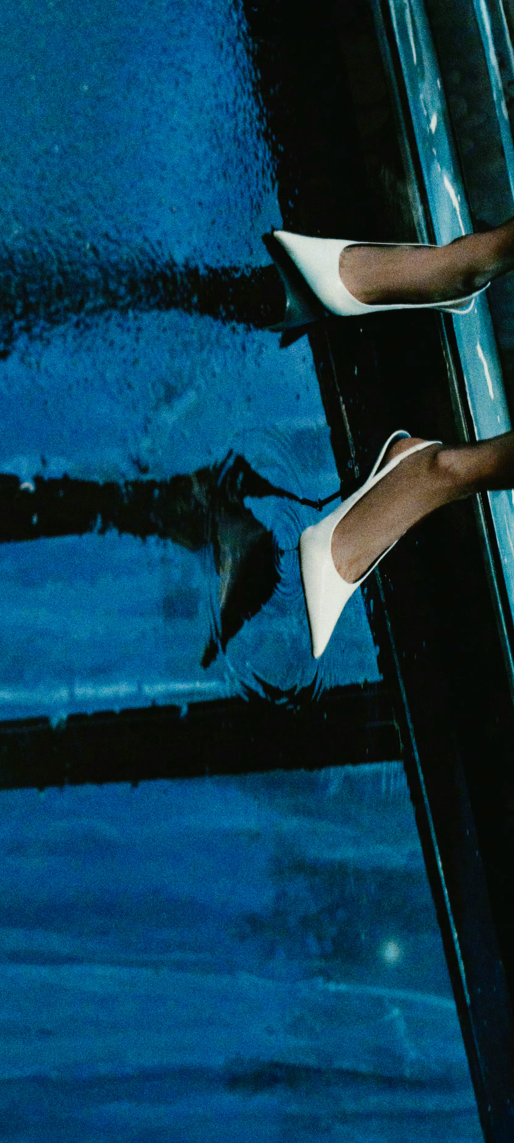 秦岚［时尚］封面预告，有点意思~