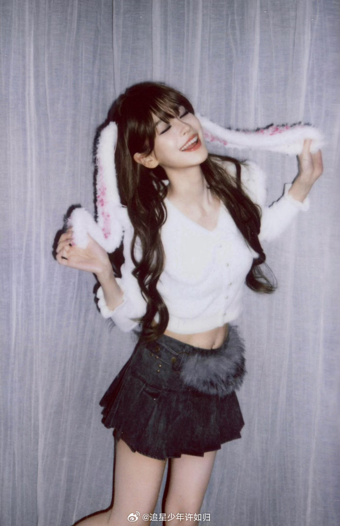 baby的睫毛我发现真正的大美女真的就是不用找角度挑妆扮凑状态，哪怕再素状态再糟