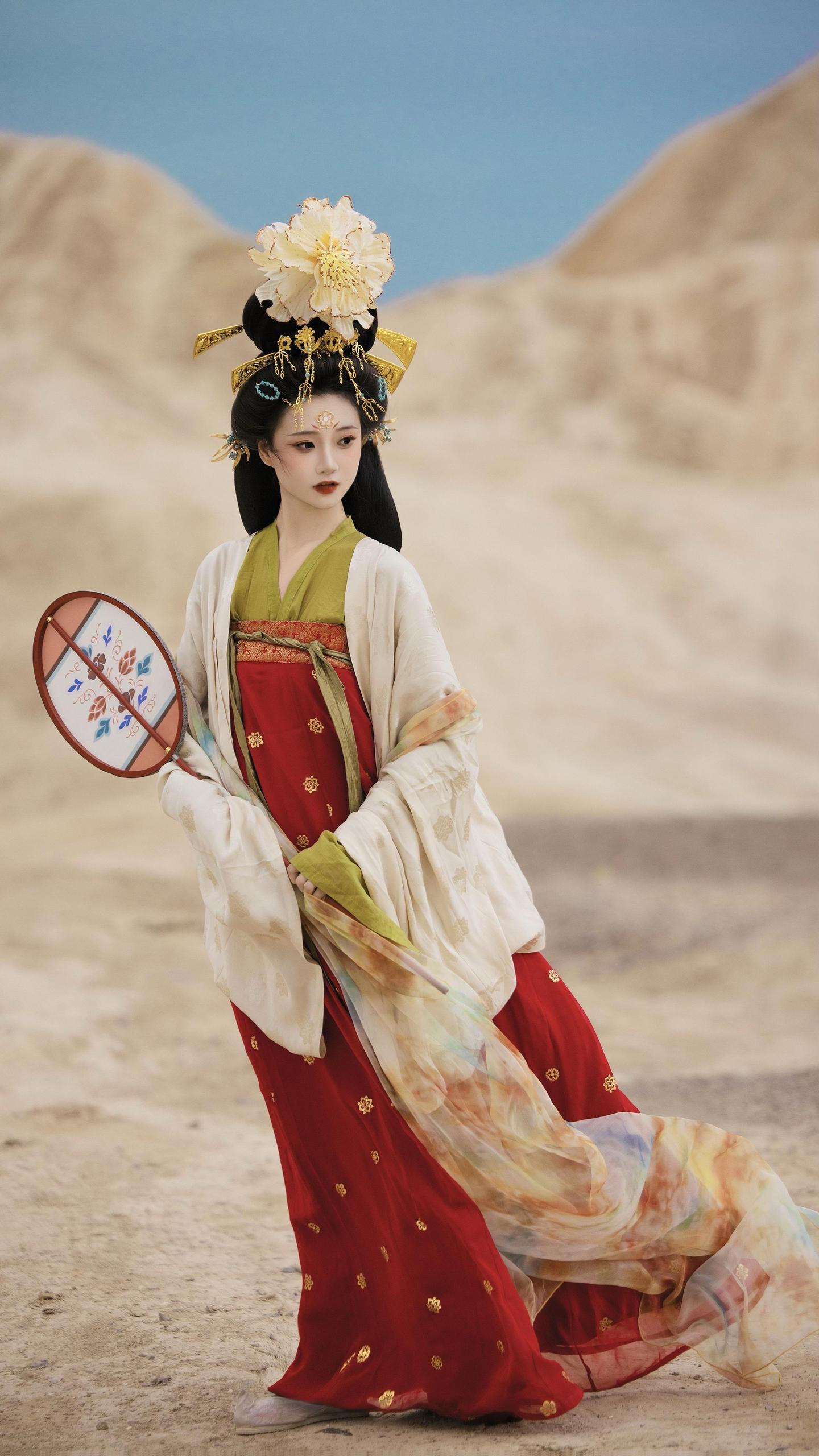 “那远山呼唤我”库存发发 出镜  妆造  汉服