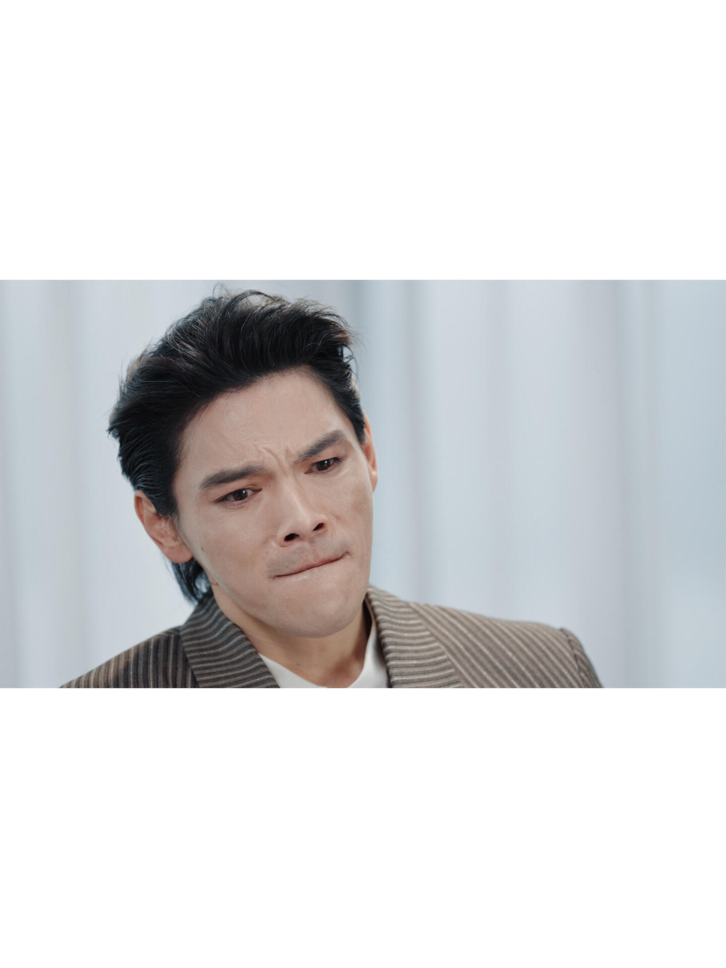 向佐功夫九年前的向佐向佐放出九年前的武打片段，一招一式流畅利落，实打实的扎实功底