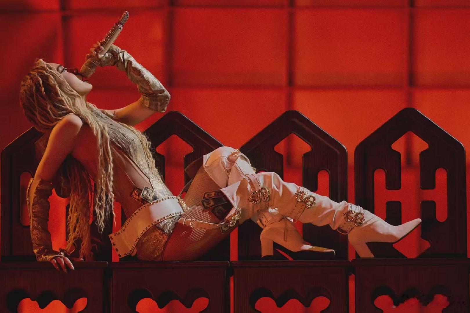 蔡依林重新定义演唱会新标准 华语乐坛的排面！3天吸引12万人朝圣，票房狂揽5.6