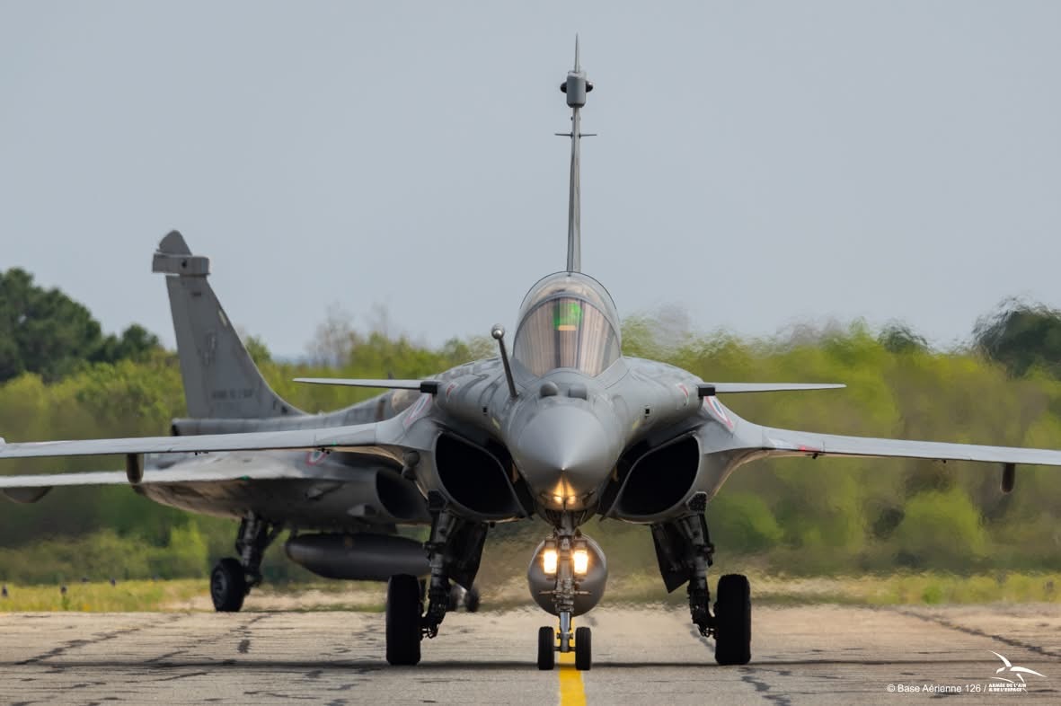 法国空天军（AAE）阵风“正脸证件照”今日阵风 空靶射击训练阿尔法喷气：“拜托您