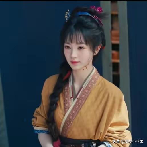 《逐玉》的导演适合干婚庆，不适合拍影视。在他的镜头下，男帅女美，张凌赫那张在别的