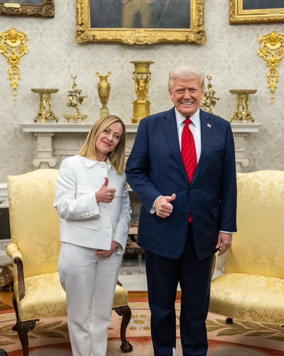 当地时间1月22日，欧盟27国领导人在布鲁塞尔举行紧急闭门峰会，讨论如何应对美国