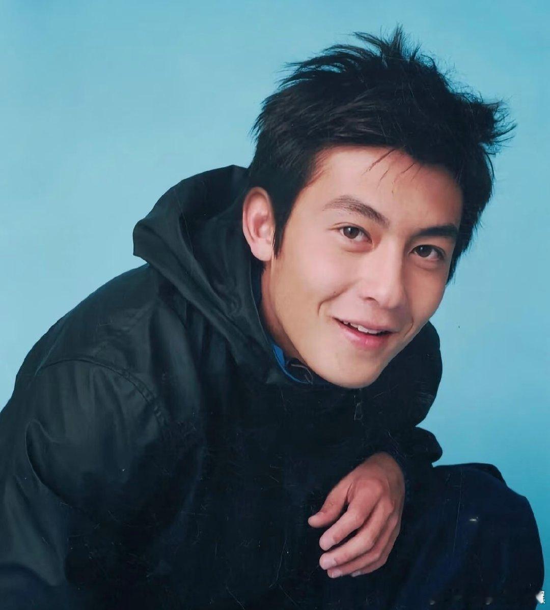 陈冠希怎么老成这样了陈冠希颜值塌房 真没想到陈冠希怎么变得如此沧桑啊细碎的花白胡