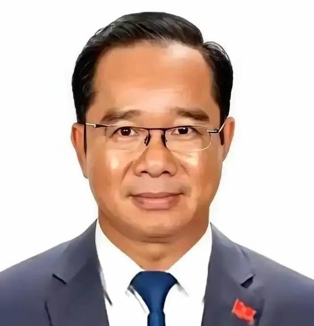 越南一位教授突然在公开场合抛出一句实话：他对中国没啥好感，但不得不承认，在亚洲国