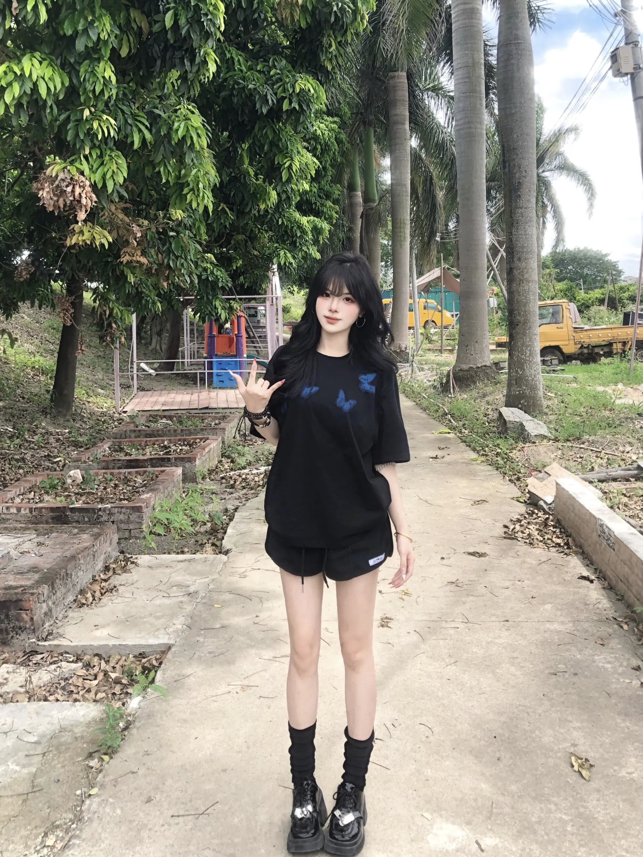 情爱只会是我的绊脚石。
