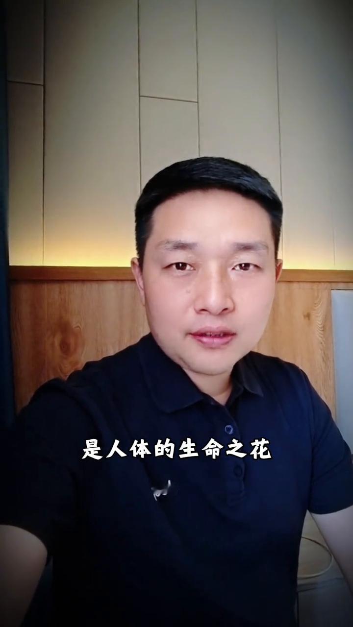 头发长在人的头顶之上是人体的生命之花，头发才是一个人真正高级的炫富，也是一个人比