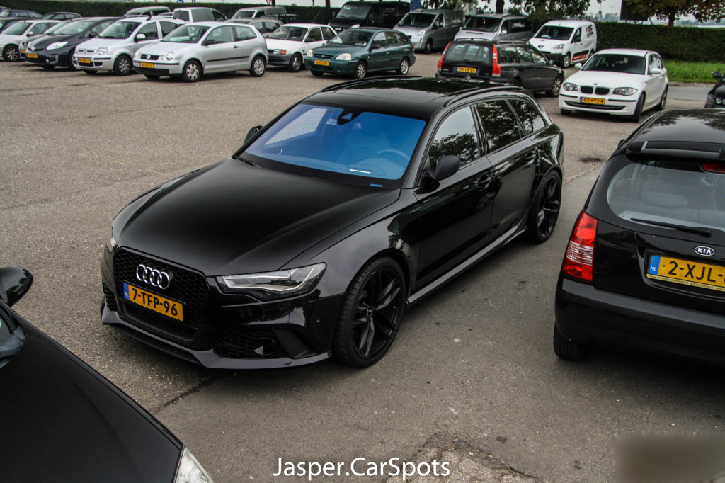黑色奥迪Audi RS6 Avant C7 