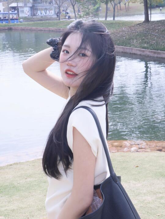 方圆脸 侧脸好温柔～