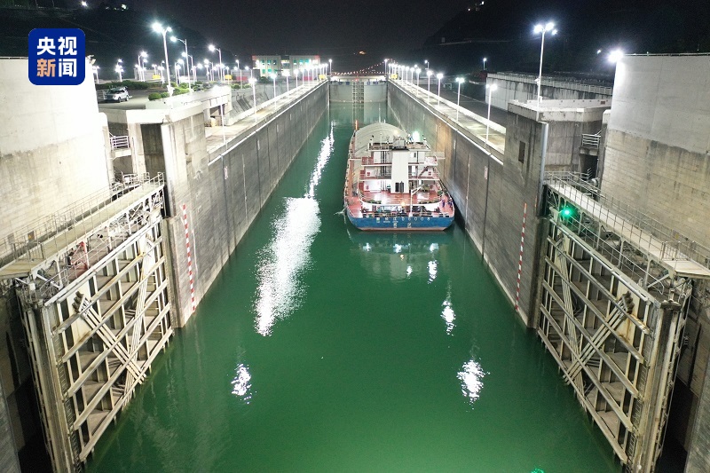 焕新归来 三峡南线船闸完成检修恢复通航