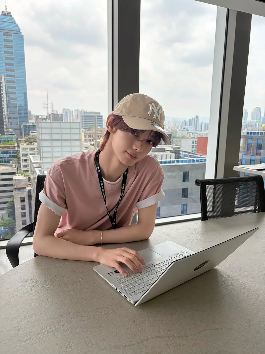 今天会议的主题 : 和MLB一起!