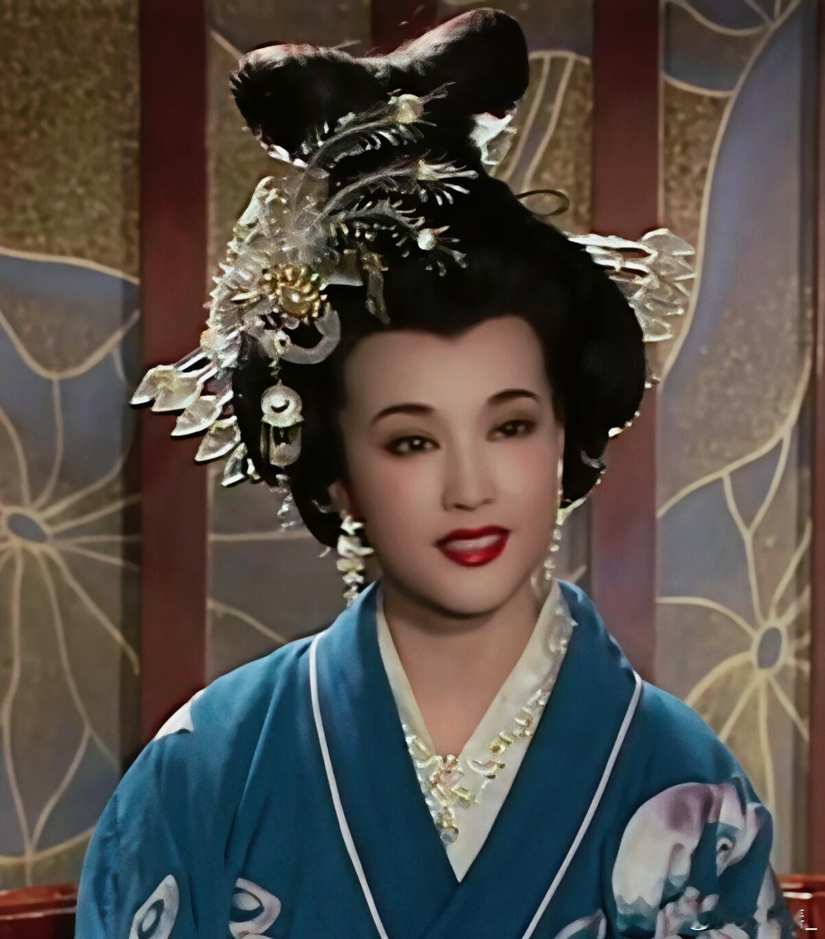演过武则天的人格局就是不一样 不愧是演过武则天的女人！刘晓庆访谈清醒通透，教会大
