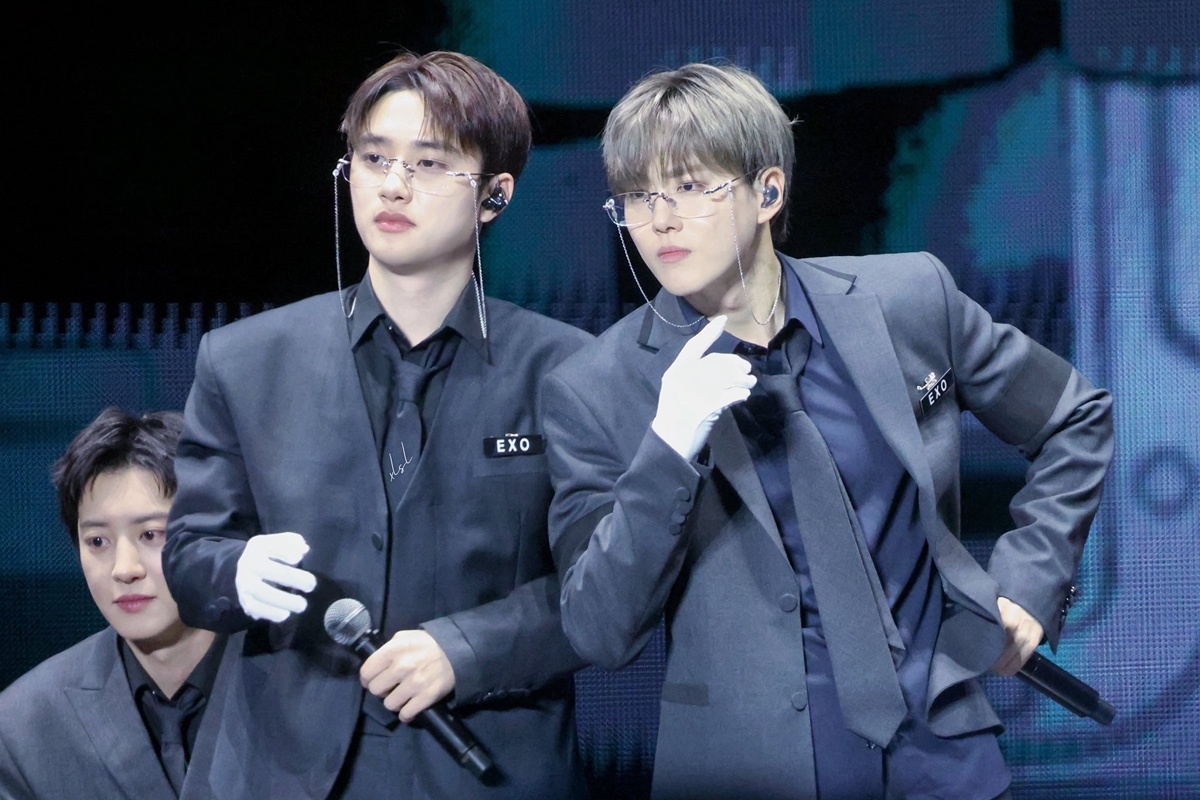 最近FM上无框眼镜造型的EXO，完颜团的威严！👓 