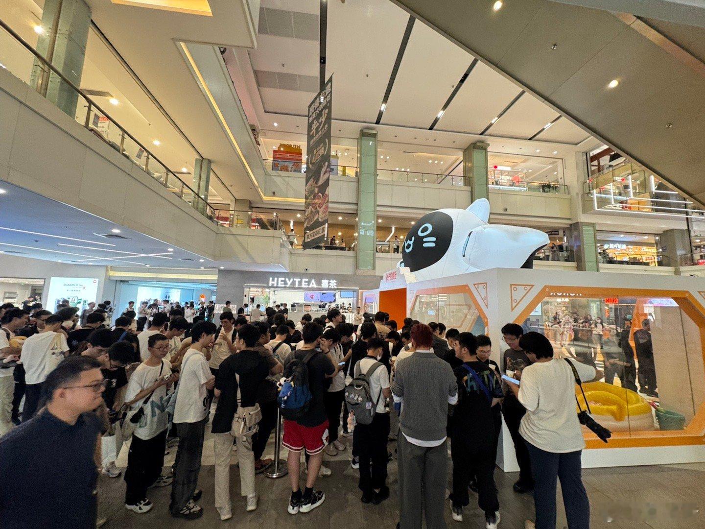 这是啥？为啥这么多人排队懂哥告诉一下[疑问] ​​​