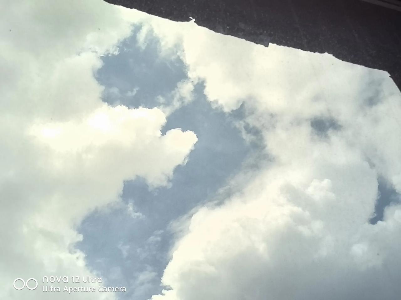 每天看看天空，感觉心情都会变得不一样，今天无意看到的天空，大家看看是不是很巧妙！