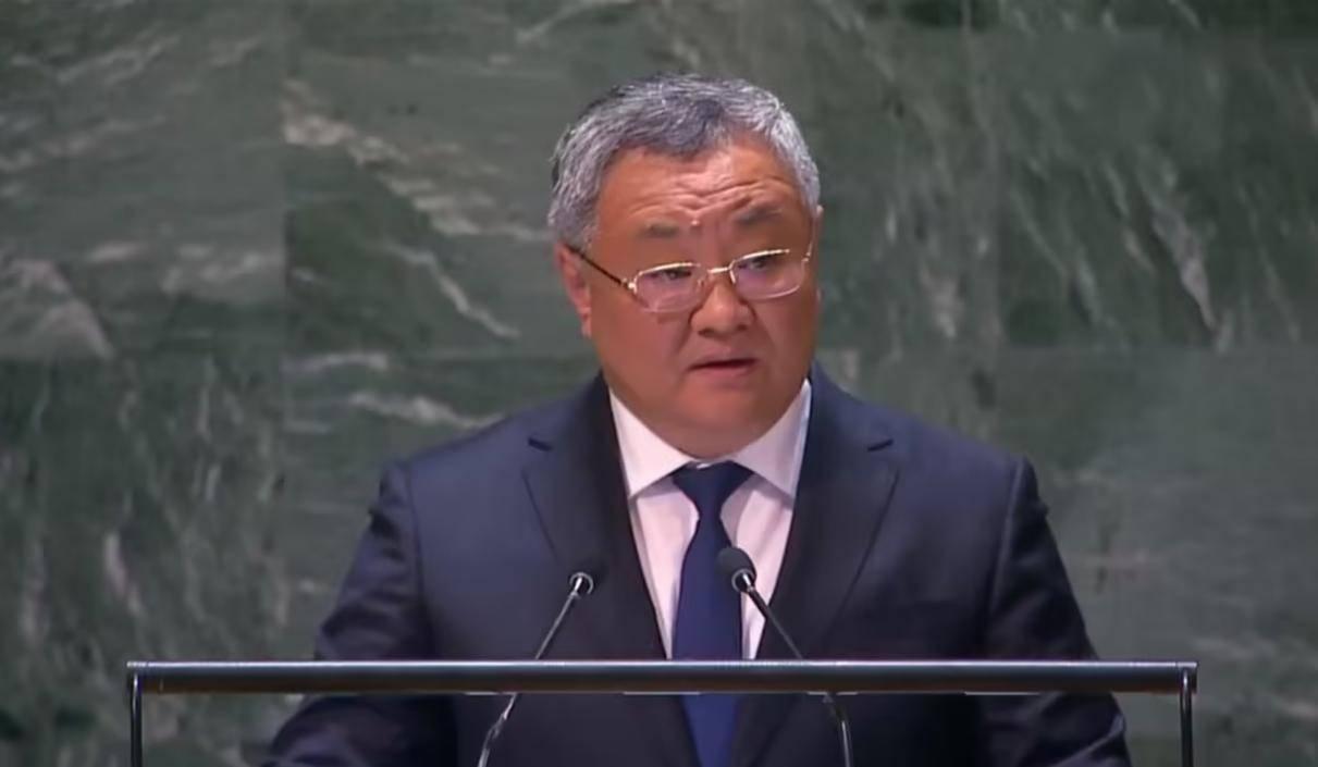 联合国大会上，日本竟还妄想“入常”，简直是天大的笑话。四常都看傻了，但中国的回应