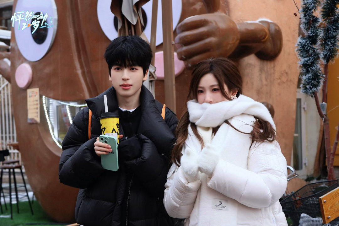 恋综三角恋高发地 这期真的嗑疯了！七月、小轩、祎阳的餐桌大三角太有戏，眼神来回扫