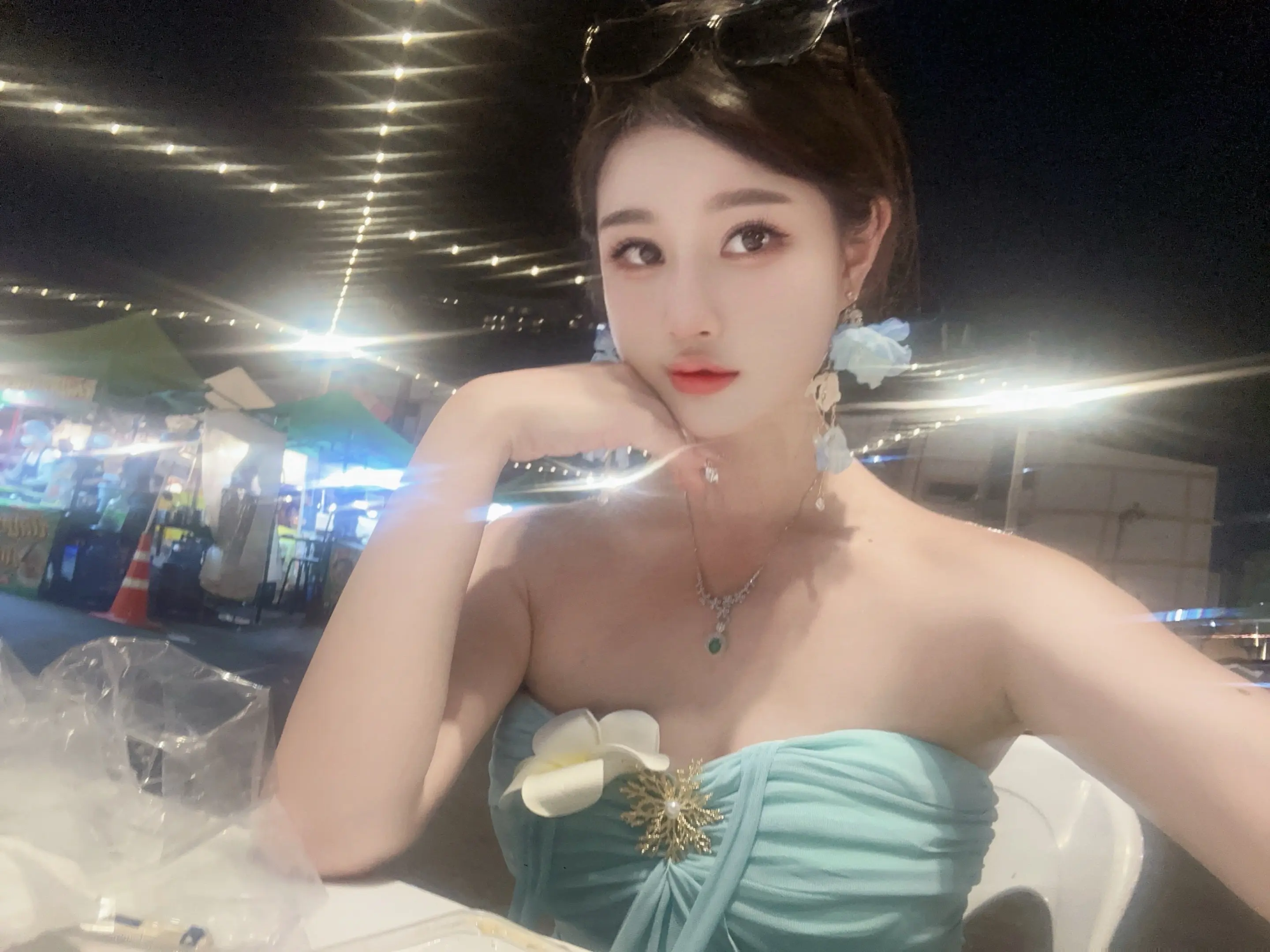 想和你一起漫步在泰国的夜市 喝泰奶