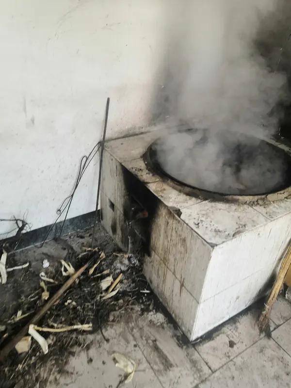 江苏淮安一宰鹅场松香锅爆炸引火灾致1死4重伤 调查报告公布据调查报告显示，此次爆