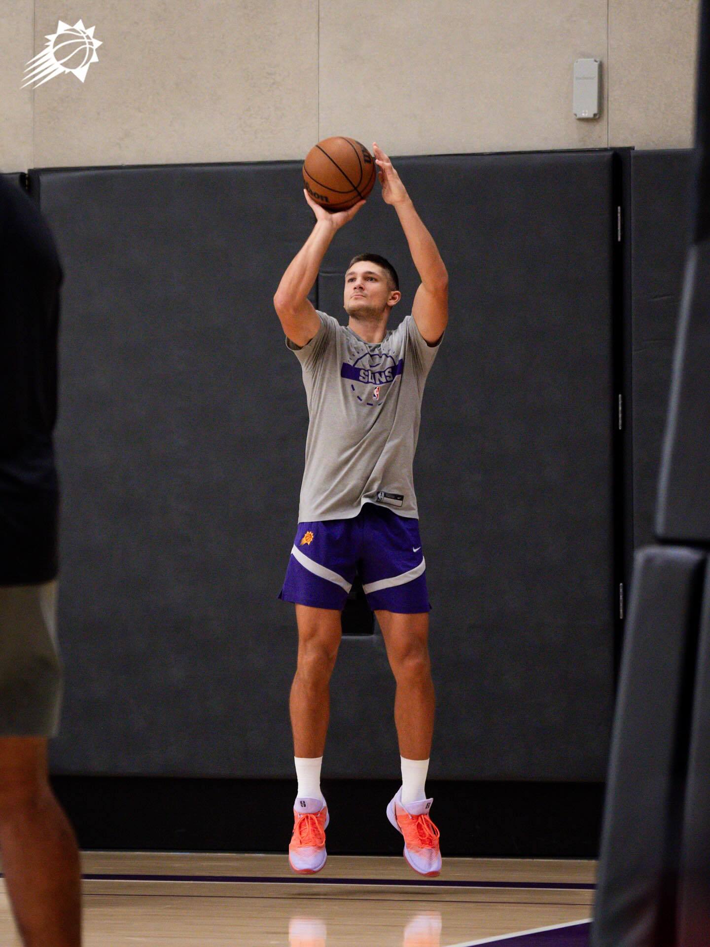 整装待发，主场见 🔥菲尼克斯太阳[超话] ｜国王vs太阳 ｜旭日东升 ​​​