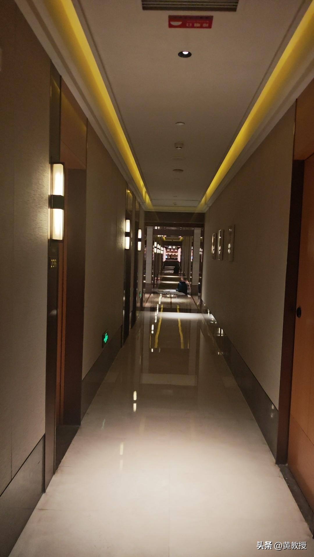 本来今天要开车来回两个多小时
出去办事
想了想何必那么累呢
于是
做了一个正经按