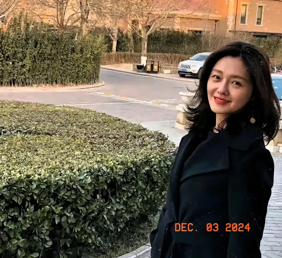 大S的亲子时光：从欢乐出游到深居简出的转变

曾经，大S是那个总是带着孩子们在雪