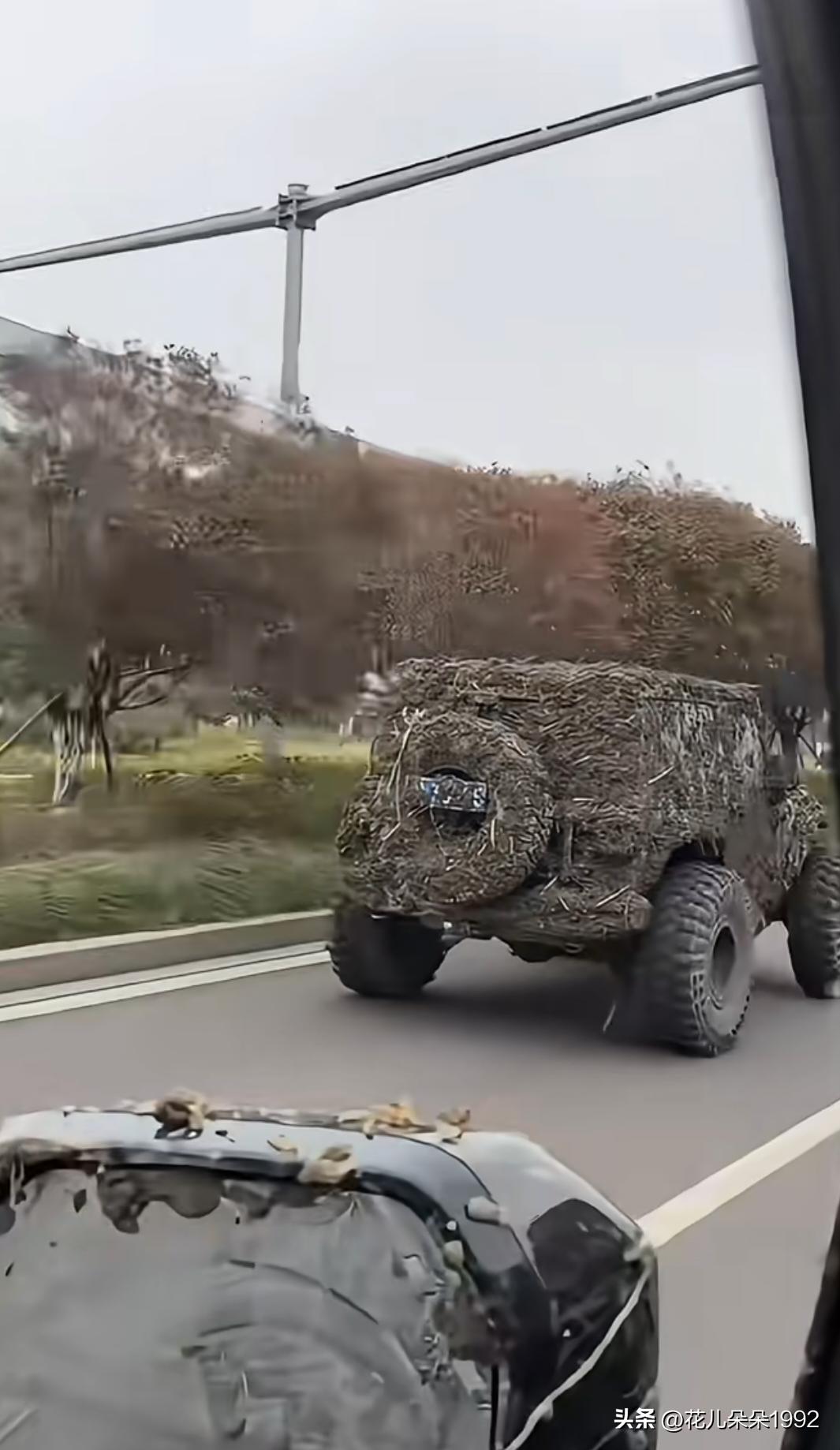 汽车品牌的最大危机怎么解？
有个汽车品牌，增程路线被竞品围剿，纯电只有一款车苦撑